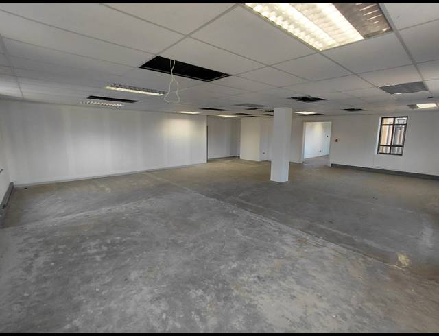 155M² OFFICE TO LET IN MAGALIESSIG